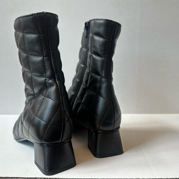 Napoleoni Black Quilted Leather Ankle Boots Pointy Square Toe Size 40 Like New! - Picture 3 of 9